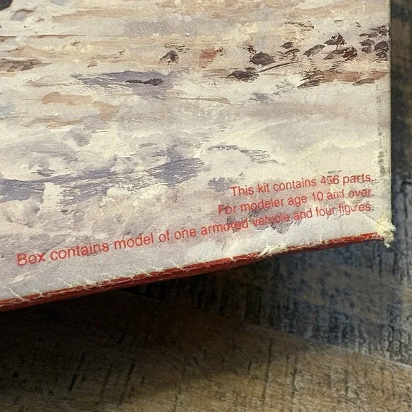 VTG Dragon 9004 Grille Ausf.H Sd. Kfz. 138/1 w/S.P. Gun Crew Plastic Model Kit - Picture 6 of 14